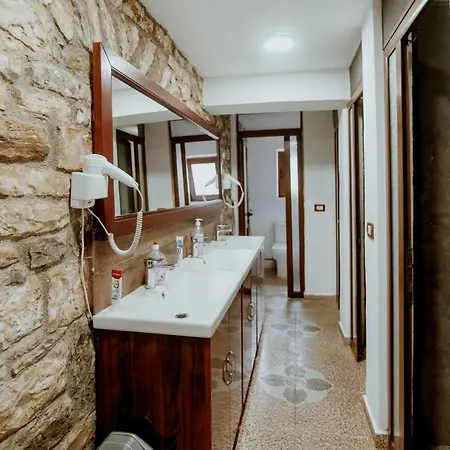 Backpackers * Берат